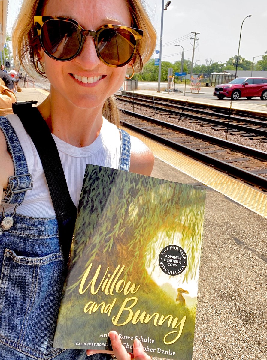 anitraschulte's tweet photo. Catching Metra to #ALAAC2023 with WILLOW AND BUNNY 🍃💛🐇 Cannot wait to get there!! Visit booth 3313 at 11 am Sunday for our book signing! @cadenise @KelseySkea https://t.co/mJUgCn8FbG