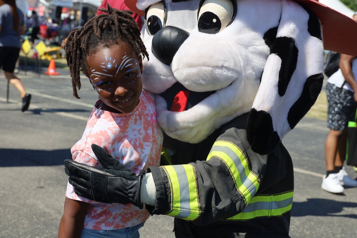 IFD_NEWS's tweet photo. #FirePup #IFD Fire Safety Festival https://t.co/bLp8oK4PWt