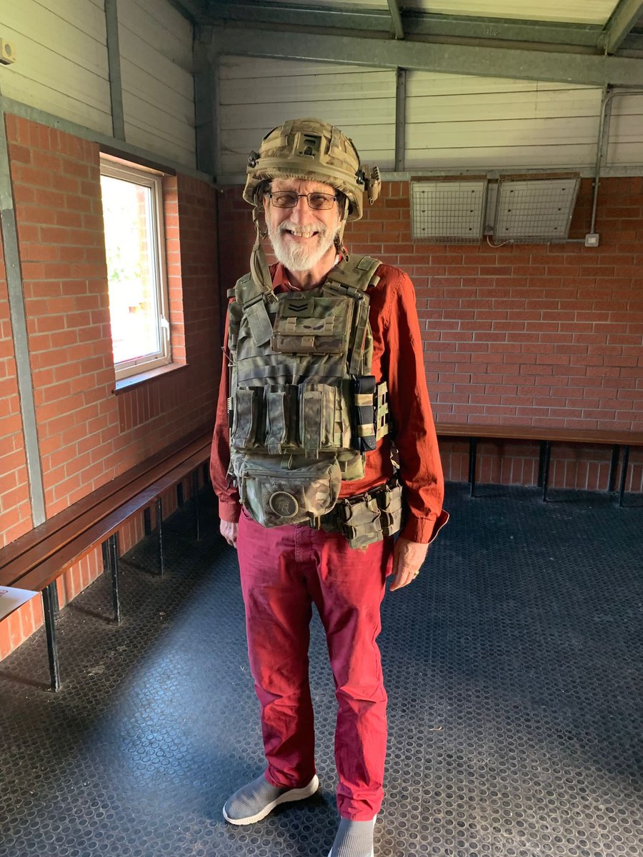 So proud of my baby brother achieving Regimental Sergeant Major (WO1) Amazing! 🎉 He took Dad to work too 🔫 😃