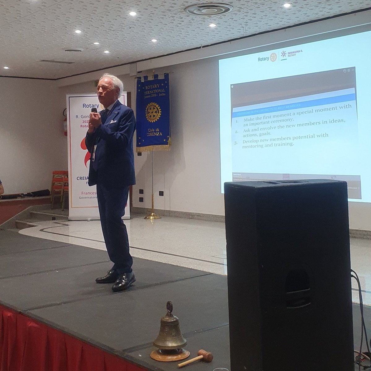 "Il nuovo socio non può essere abbandonato a se stesso. Bisogna essere preparati e leader. Ognuno di noi è la chiave" - Gabrio Filonzi Rappresentante Presidente Internazionale 
#IICongressoDistrettualeRotary 
#ImagineRotary #EnjoyRotary #Rotary #Rotaract #Interact #Distretto2102