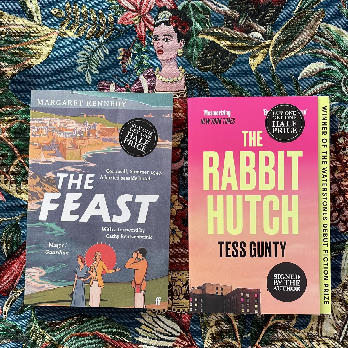 Sarah_Swan2's tweet image. These books caught my eye in @wstones_horsham @Waterstones today 📖 #TheFeast @FaberBooks #TheRabbitHutch @OneworldNews #BookTwitter
