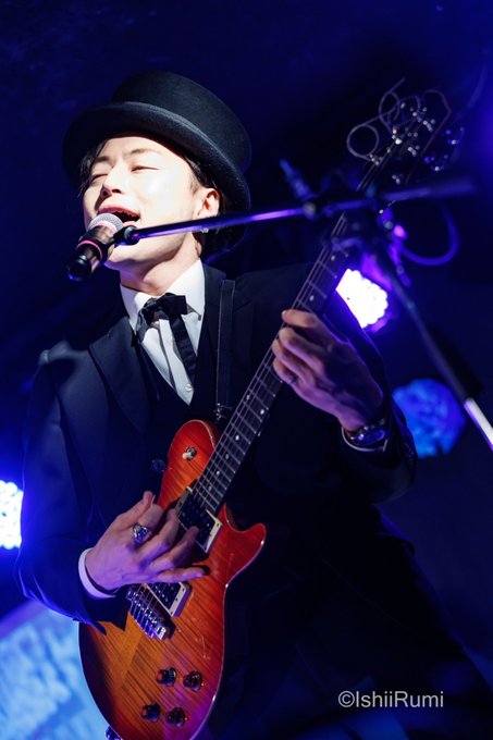 先日の「Romantic Castle Vol.5」  ご来場の皆様、出演者、スタッフの皆様ありがとうございました😊  今回、石井さんに素敵なお写真を撮っめ頂きました📷  他の出演者の方の写真もとっても素敵ですので是非ご覧ください^<a href="/tag/%E3%83%AC%E3%82%B3%E3%83%BC%E3%83%87%E3%82%A3%E3%83%B3%E3%82%B0"class="tags"><span>#レコーディング</span></a><a href="/tag/helix"class="tags"><span>#helix</span></a><a href="/tag/line6"class="tags"><span>#line6</span></a><a href="/tag/variax"class="tags"><span>#variax</span></a>