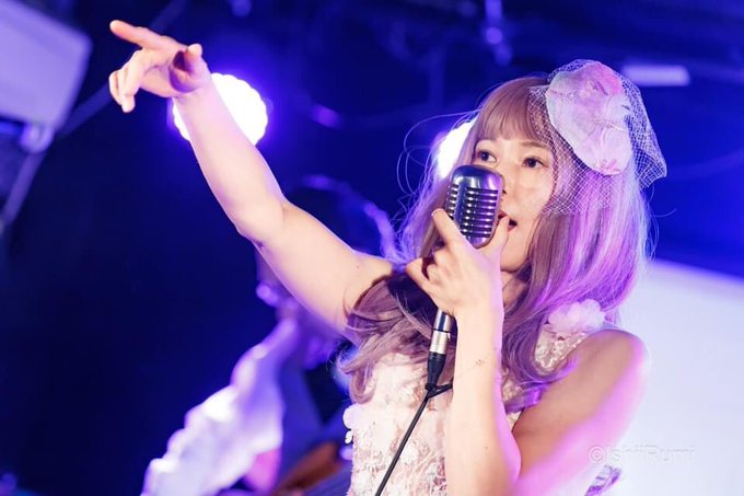 先日の「Romantic Castle Vol.5」  ご来場の皆様、出演者、スタッフの皆様ありがとうございました😊  今回、石井さんに素敵なお写真を撮っめ頂きました📷  他の出演者の方の写真もとっても素敵ですので是非ご覧ください^<a href="/tag/%E3%83%AC%E3%82%B3%E3%83%BC%E3%83%87%E3%82%A3%E3%83%B3%E3%82%B0"class="tags"><span>#レコーディング</span></a><a href="/tag/helix"class="tags"><span>#helix</span></a><a href="/tag/line6"class="tags"><span>#line6</span></a><a href="/tag/variax"class="tags"><span>#variax</span></a>