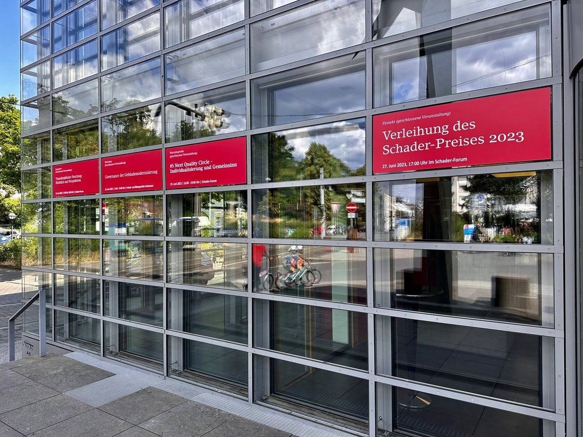 schaderstiftung's tweet photo. Mit Volldampf in den Sommer: Letzte Juni-Woche ist nochmal richtig viel los auf dem #Schader-Campus: #Transformation mit @oekoinstitut @h_da | Gebäudemodernisierung mit @WirtschaftHE #IWU | #NextQualityCircle mit @werkbund | #SchaderPreis für @MauSteffen Wir freuen uns darauf! https://t.co/4lPivMI17H