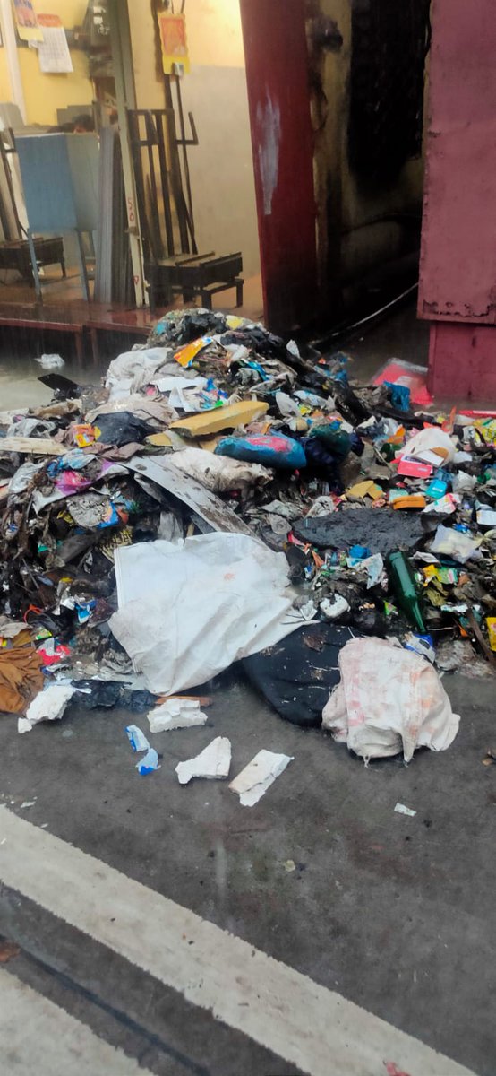 DoshiPravin's tweet photo. Garbage lying on the road in the rainy season to attract mosquitos, germs, bacteria etc. Local residents gets affected due to this.
Kindly clear this as soon as possible 
Address: 51, Rama galli, X lane 
2nd kumbharwada, Mumbai 400004.
@mybmc @mybmcWardC https://t.co/tSJn1atz1r