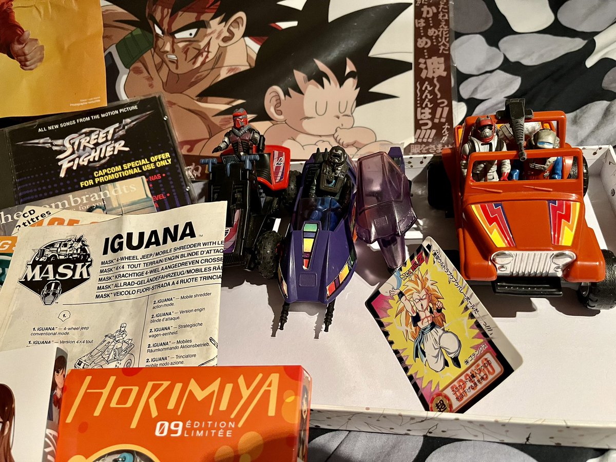vanouchou's tweet photo. Quand même un bon loot ! #mask #maskkenner #gunnm #retrogaming #manga et le plaisir de retrouver une #cardass dbz dans le bac de mes vieux trucs a rapporter de chez mon frère 😍 (côté mangas c’est @nobi__nobi où je me suis fait plaiz !) https://t.co/TsON9MhtvO