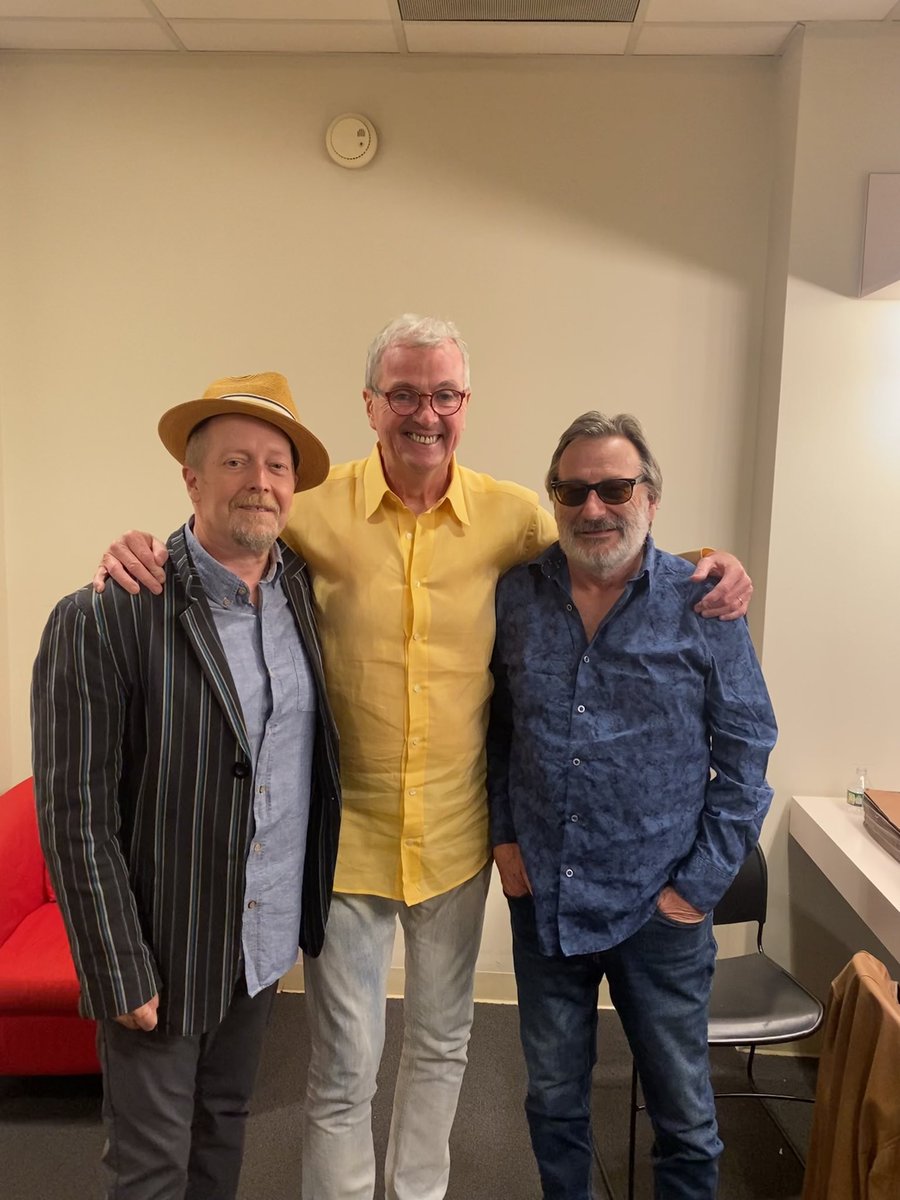 “…err, Murph—I’m in a little bit of a situation in Ho-Ho-Kus that I could use some help with.” Silence. Anyway—always nice to see Phil aka @GovMurphy of the great state of New Jersey at an @asburyjukes show at @NJPAC! BTW, that’s Southside on the right. In the sunglasses.