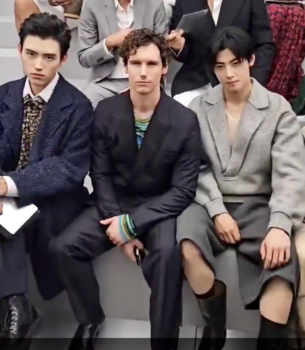 dahlabo's tweet photo. Chen Feiyu and Cha Eun-woo
 Paris Fashion Week 📸🔥🖤🇫🇷
#ChenFeiyu #Chaeunwoo #ParisFashionWeek2023 #arthurchen https://t.co/ZMCYu1CvT7