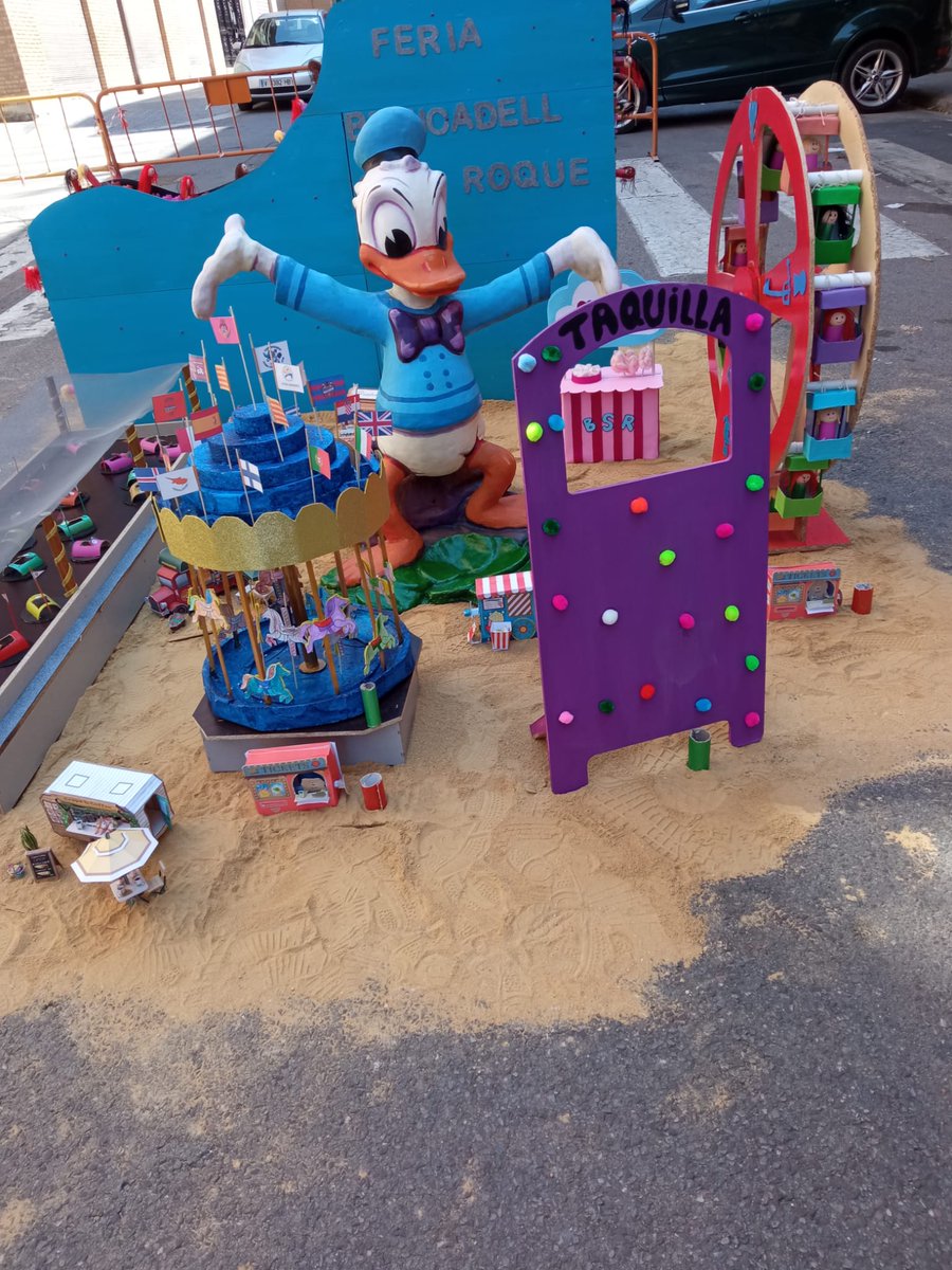 FallaBSR's tweet image. Hui, día de Sant Joan, a banda de felicitar a tots en la seua onomàstica, vos deixem imagens de nostra foguera... Quina pena que no passen els jurats hui...
#Falles24 #FallaBSR #JuntsMolemMes #SantJoan2023