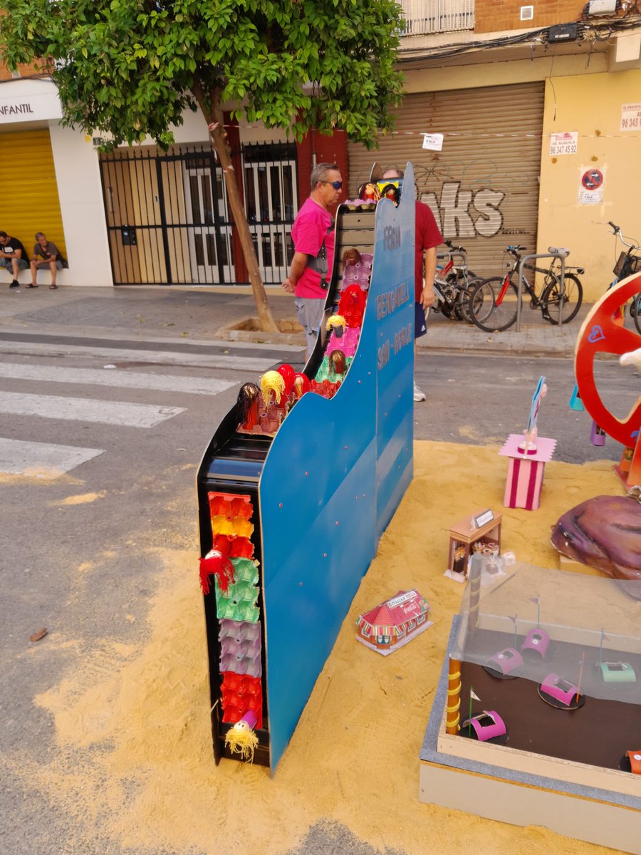 FallaBSR's tweet image. Hui, día de Sant Joan, a banda de felicitar a tots en la seua onomàstica, vos deixem imagens de nostra foguera... Quina pena que no passen els jurats hui...
#Falles24 #FallaBSR #JuntsMolemMes #SantJoan2023