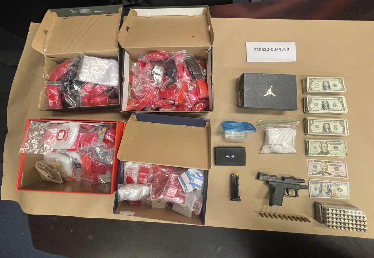 This week, the <a href="/MiamiPD/">Miami PD</a> Narcotics Unit, with the assistance of SWAT &amp; PST, executed 3 successful search warrants, resulting in 2 arrests (with more to follow), along with the seizure of a firearm and controlled substances. #OneLessGun