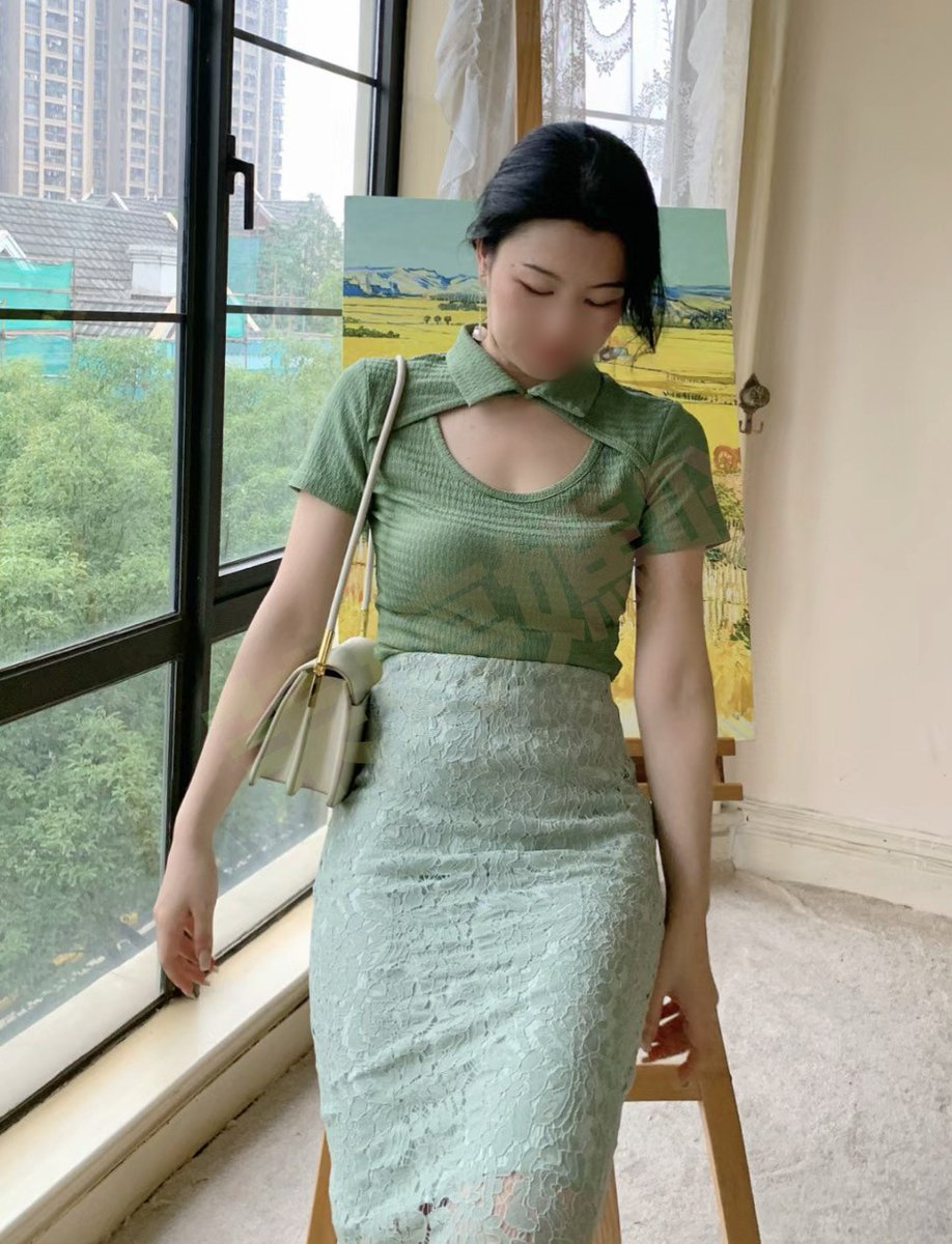 dbdnd10455's tweet photo. “我不会去表白，爱就是这么让人难堪，你也知道这藏头诗是多么���趣。” https://t.co/17hXlVrjWB