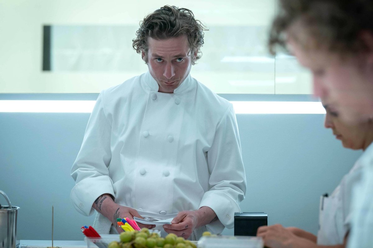 Hey, chefs! If you've finished #TheBearFX season 2, I had a whole lot to say about culinary trips, big guest stars, holiday meals gone awry, wearing suits, and a whole lot more: rollingstone.com/tv-movies/tv-m…