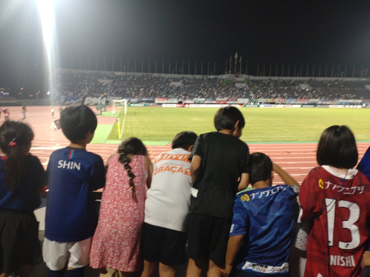 スタジアム建設の関係者さん。この子達が未来の鹿児島の希望なんじゃないですかね。 #鹿児島ユナイテッドFC