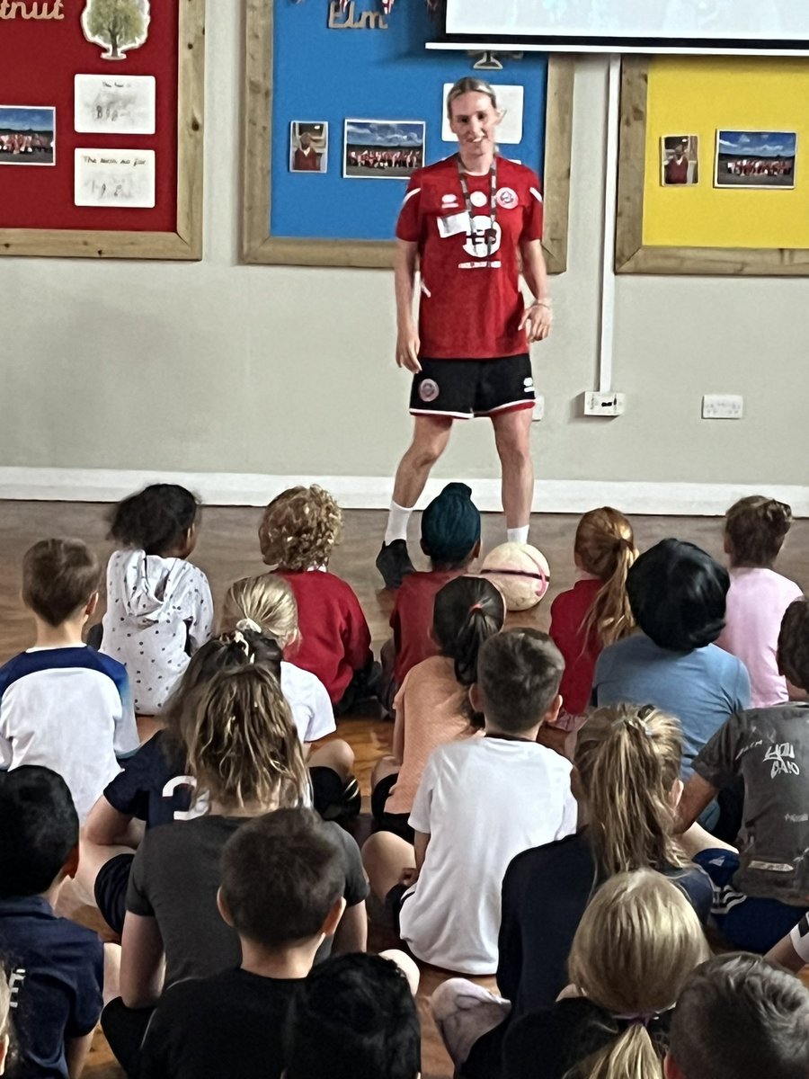 MrHolmesBG's tweet photo. What a week!! Extra sports clubs, fitness fun day, a sponsored workout 💪and a visit from a professional female footballer ⚽️ Thanks @bexrayner07 for visiting us yesterday 🙌 #BGSport #BGExtra https://t.co/ssazlzoYkg