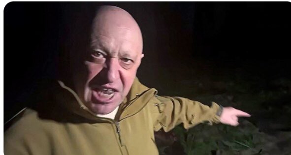 ysmicksaintvel4's tweet photo. 🌍🔴#News:Russia:the head of the wagner mercenary group  Yevgeny prigozhin claims his forces did not fire a shot when they they took to control of Russia’s military headquarters in Rostov -on-Don https://t.co/Ymzwb4k41g