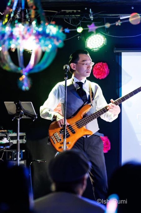 藤田執事の写真写りの良さが今話題📷  綺麗な顔してるだろ？ ウソみたいだろ？  こう見えて藤田、肋骨折れてるんだぜ。  #執事 #タッチ https://t.co/wEz3aKEqHW<a href="/tag/%E5%9F%B7%E4%BA%8B"class="tags">#執事</a><a href="/tag/%E3%82%BF%E3%83%83%E3%83%81"class="tags">#タッチ</a>