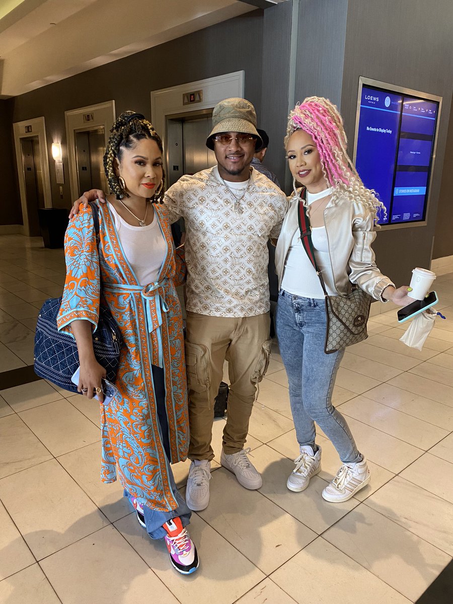 Always a pleasure running into the fam @angelayee & @thejasminebrand Sooo proud of you both #InRealLife 🤞🏽

#QuickSilva #QuickSilvaShow #AngelaYee #JasmineBrand #BetAwards #Bet