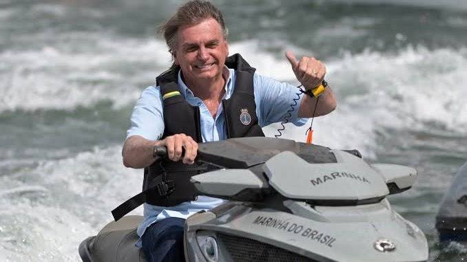 Pessoas em situação de rua morrendo de frio em SP x Vagabundo milionário 

Pra quem a direita faz um pix pra ajudar?