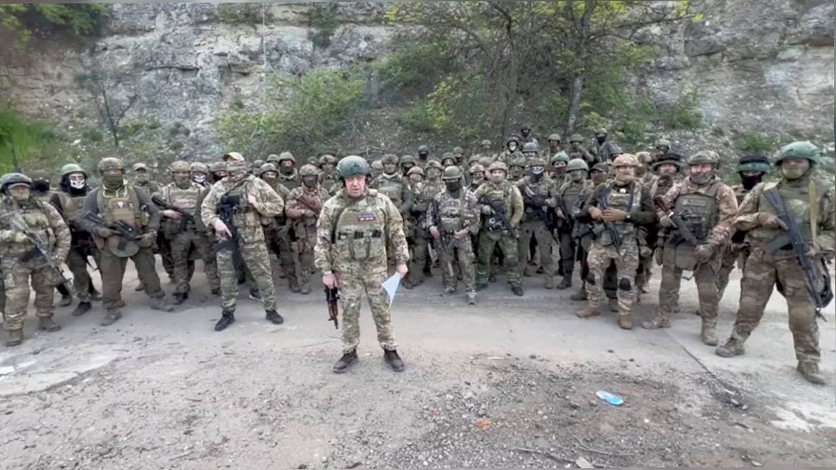 🚨 | Prigozhin, el jefe del grupo Wagner respondió a Putin que ahora irá contra él:

"El presidente estaba profundamente equivocado sobre la traición de la patria; somos patriotas de nuestra patria. Luchamos y seguimos luchando. Todos los luchadores de Wagner PMC. Nadie se va a