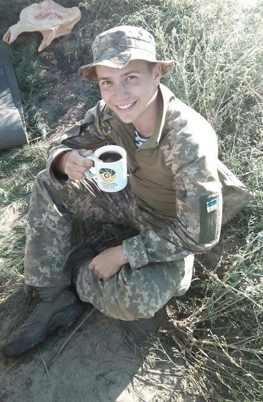 pogrebeckij's tweet photo. У полоні він відмовився витерти ноги об прапор України!
Максим Авраменко,позивний "Богун"
Славний десантник славної 79-ої ОДШБр.Народний Герой України
У складі батальйону «Донбас» звільняв Попасну та Лисичанськ, брав участь у боях за Первомайськ Луганської області, а під https://t.co/J757uZOSLM
