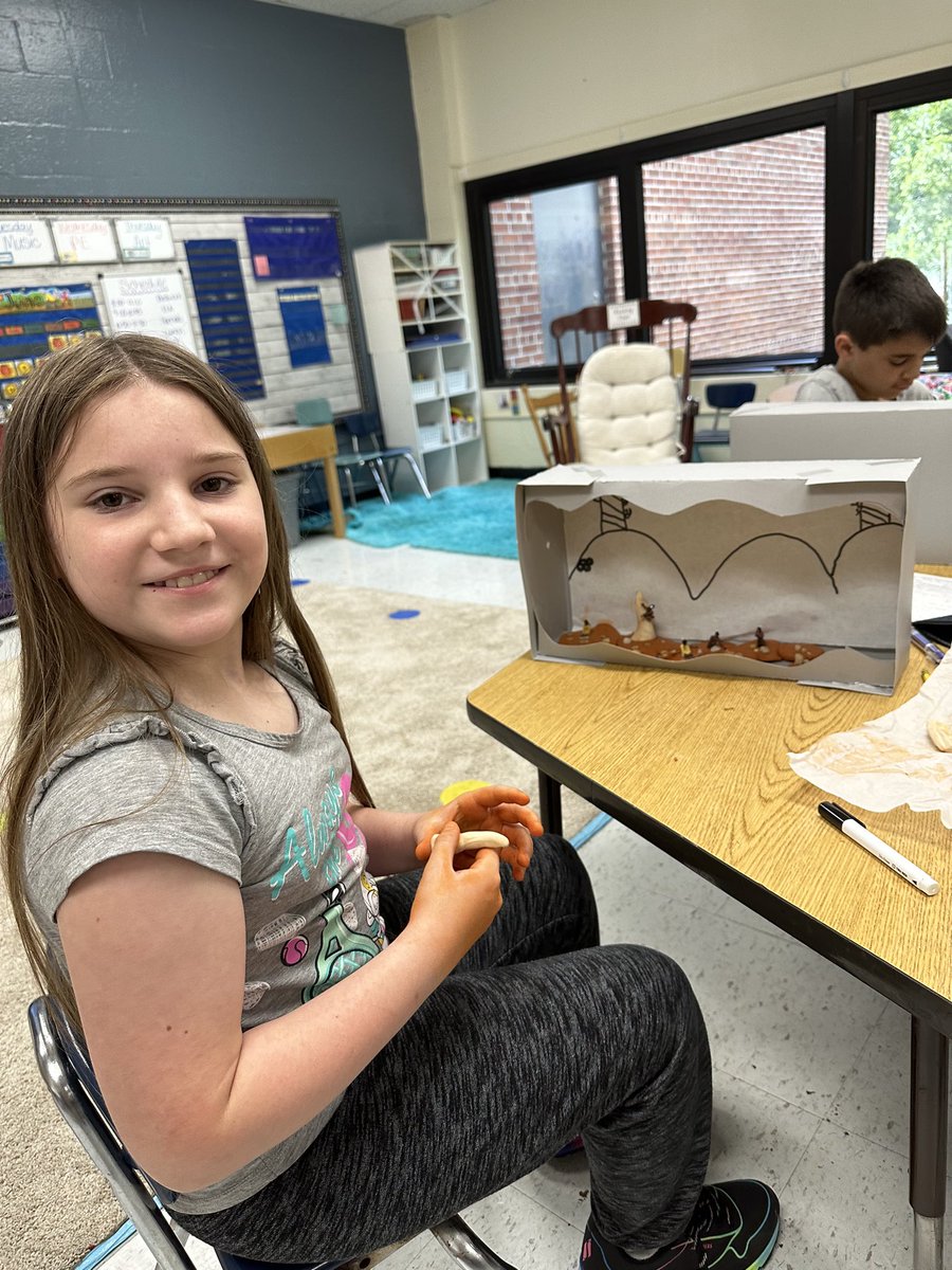WBESbears's tweet photo. Our fun Friday project to finish a week full of reading about caves and visiting The Lost Sea on Tuesday! #SummerLearningCamp @ORSchools @FriendsofORS @WBrookPTO https://t.co/6NZl2gKWFy