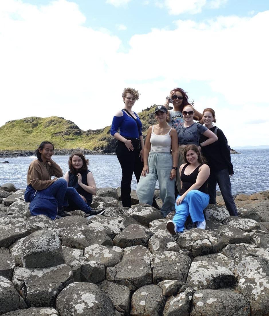 After learning about it in class, our #UCDIrishSummer students are exploring Northern Ireland today. They even got the weather they ordered ☀️ #MyGiantAdventure #UCDIrishStudies