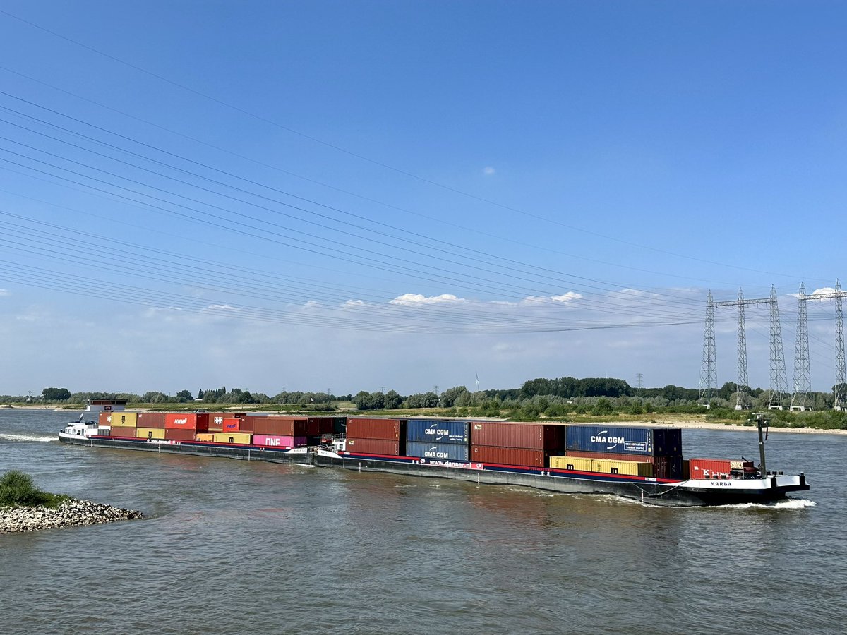 AutenaMarine's tweet photo. Opvarend in #Nijmegen een (bijna) volle bak #containers van @DanserGroup onderweg naar #Basel. 😎 #ContainerPlanner #binnenvaart https://t.co/uYUzQWxg9R