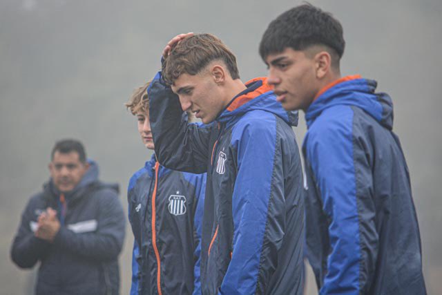 la1913com's tweet image. ⚽️8️⃣  ¡Ya se juega en el CARD! 

El partido de #Octava División entre #Talleres y #Sarmiento. 

#JuvenilesTalleresLPF