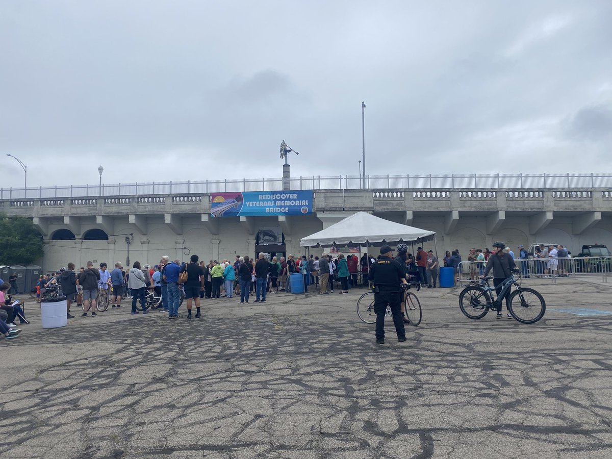 CuyahogaCounty's tweet photo. Cuyahoga County you are ready to GO! We’re about to open the gates for Rediscover Veterans Memorial Bridge…come see us until 6 p.m.! 🌉

#rediscovervmb https://t.co/AbIa8qCCge