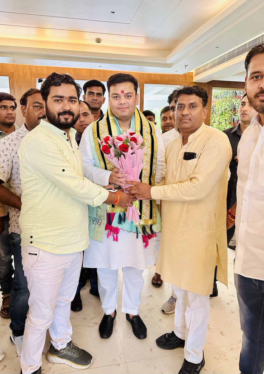 KuldeepSharmaUP's tweet photo. युवाओं के लोकप्रिय नेता, उत्तर प्रदेश के शिक्षा मंत्री (स्वतंत्र प्रभार), अतरौली से लोकप्रिय विधायक, माननीय श्री संदीप सिंह जी (@thisissanjubjp ) को उनके जन्मदिव�� के अवसर पर भेंट कर शुभकामनाएं दीं।

प्रभु श्रीराम आपको सदैव स्वस्थ रखें एवं दीर्घायु दें। #KuldeepBhardwaj https://t.co/Lc5zDJU2D5