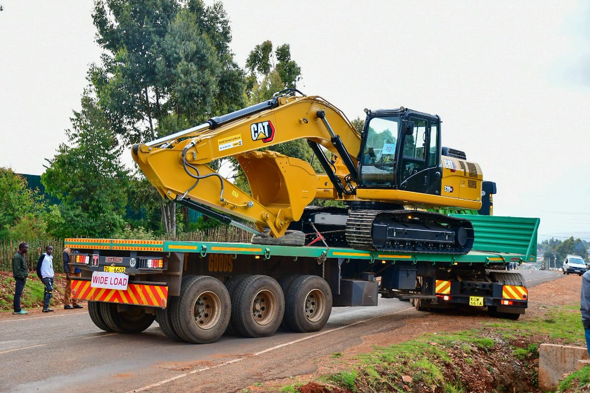 rotichwisley's tweet photo. we have received a grader and an excavator for  Lelan and Soy North Wards, respectively.
This will reduce the cost of doing our roads. Machines for Moiben-Kuserwo (Marakwet West Sub-County) and  Chepkorio Wards (Keiyo South Sub County) are on the way. https://t.co/bVLMG7NjWA