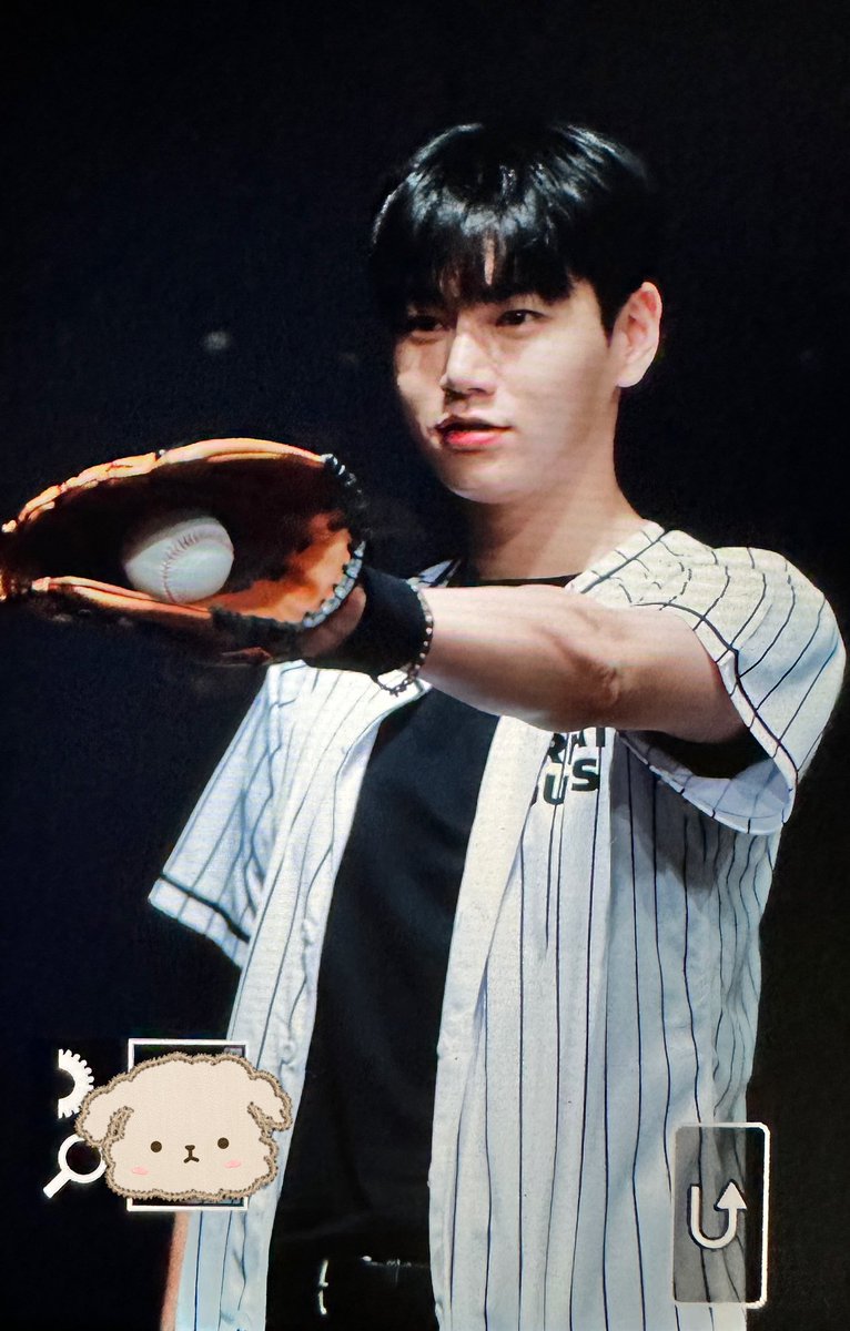 with__Jminki's tweet photo. pre)2023.06.24 위드뮤 대면팬싸

⚾️

@GreatGuys_twt @dnaent758

#멋진녀석들 #greatguys #의연
#Uiyeon #전민기 #민기 #Minki https://t.co/Jlegm3vEz4