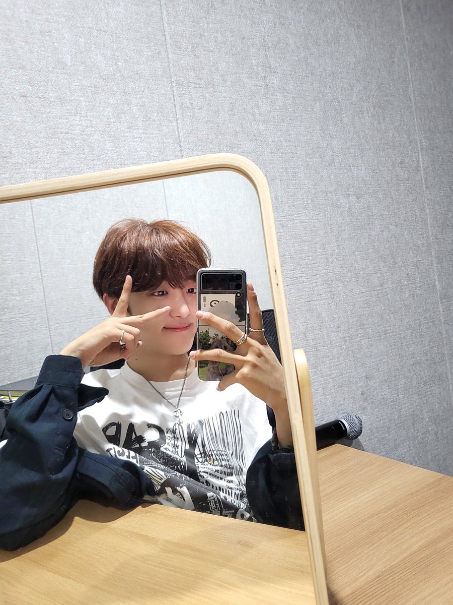 [#진수]
여러분들 오늘도 즐거웠어요!
다들 잘 챙겨 먹고 많이 많이 자요ㅎㅎ
저는 연습하러 갑니당~ ^-^

#루네이트 #LUN8 #언능자