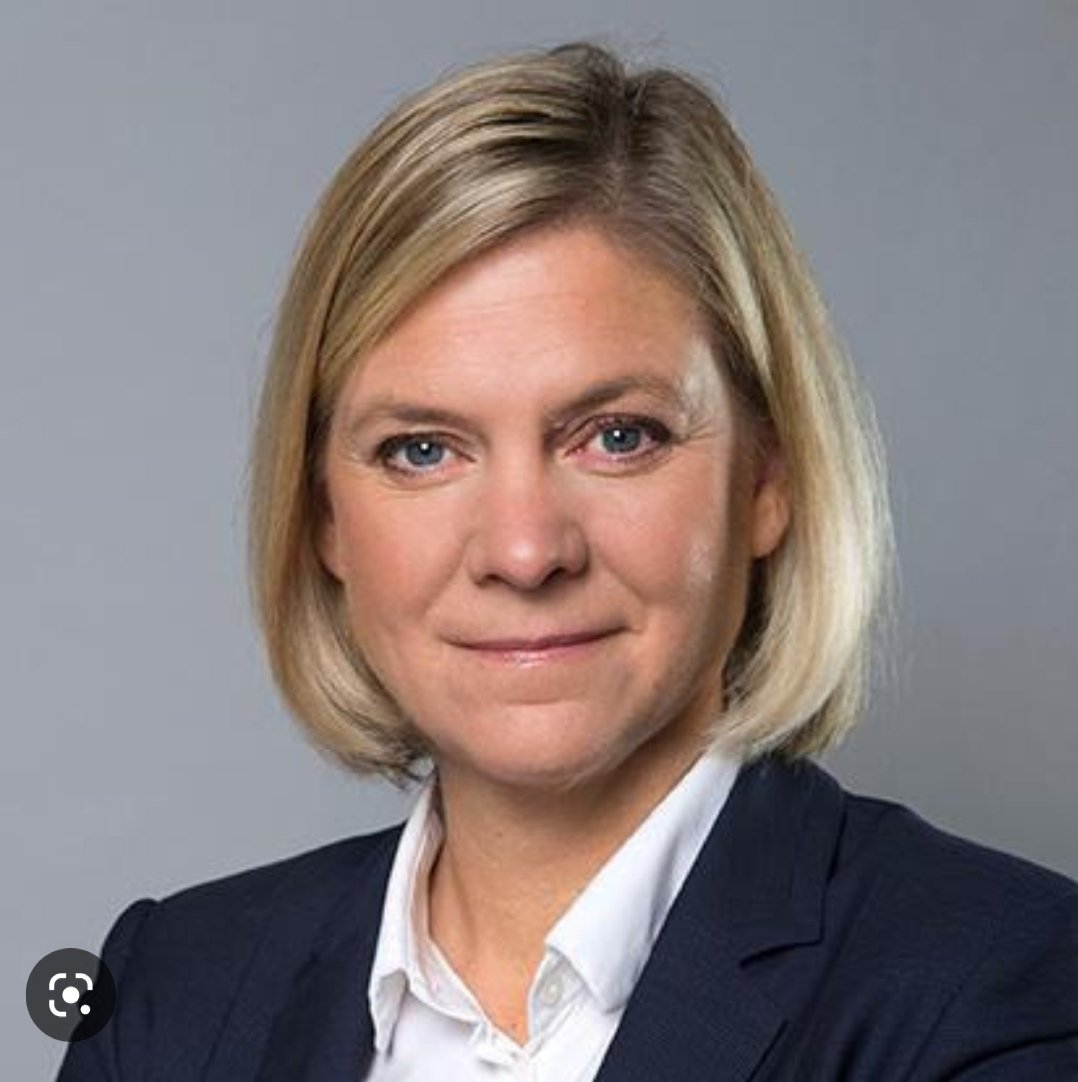 KentEklund's tweet photo. Så här på midsommardagen tänker vi tillbaka på sossarna som byggde och industrialiserade vårt stora och vackra land. Vi kan vara trygga med att Jönssonligan bara är en olycklig parentes.

Vi längtar tillbaka. https://t.co/mvfDlTIJNu