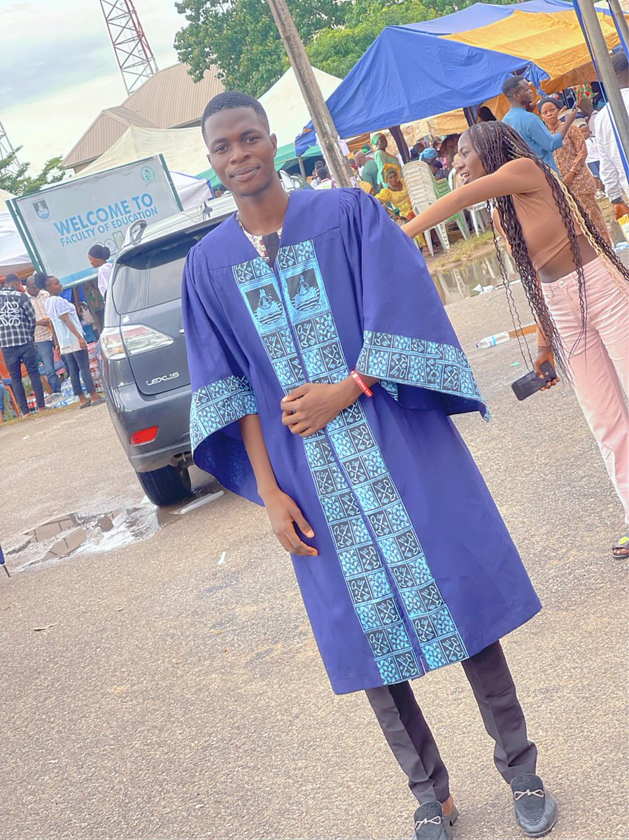 GeeKinqest__'s tweet photo. I survived. I wish my Mama was alive to witness this, but Daddy and Siblings saw it.
Best Graduating Student, Philosophy π
Class of β21, Lagos State University. #LASU26thConvocation
I did it 4x in a row (YEAR 1-4), so they would have no doubt. Fr, Iβm the Baddest ππ·. https://t.co/V0T9obn2JT