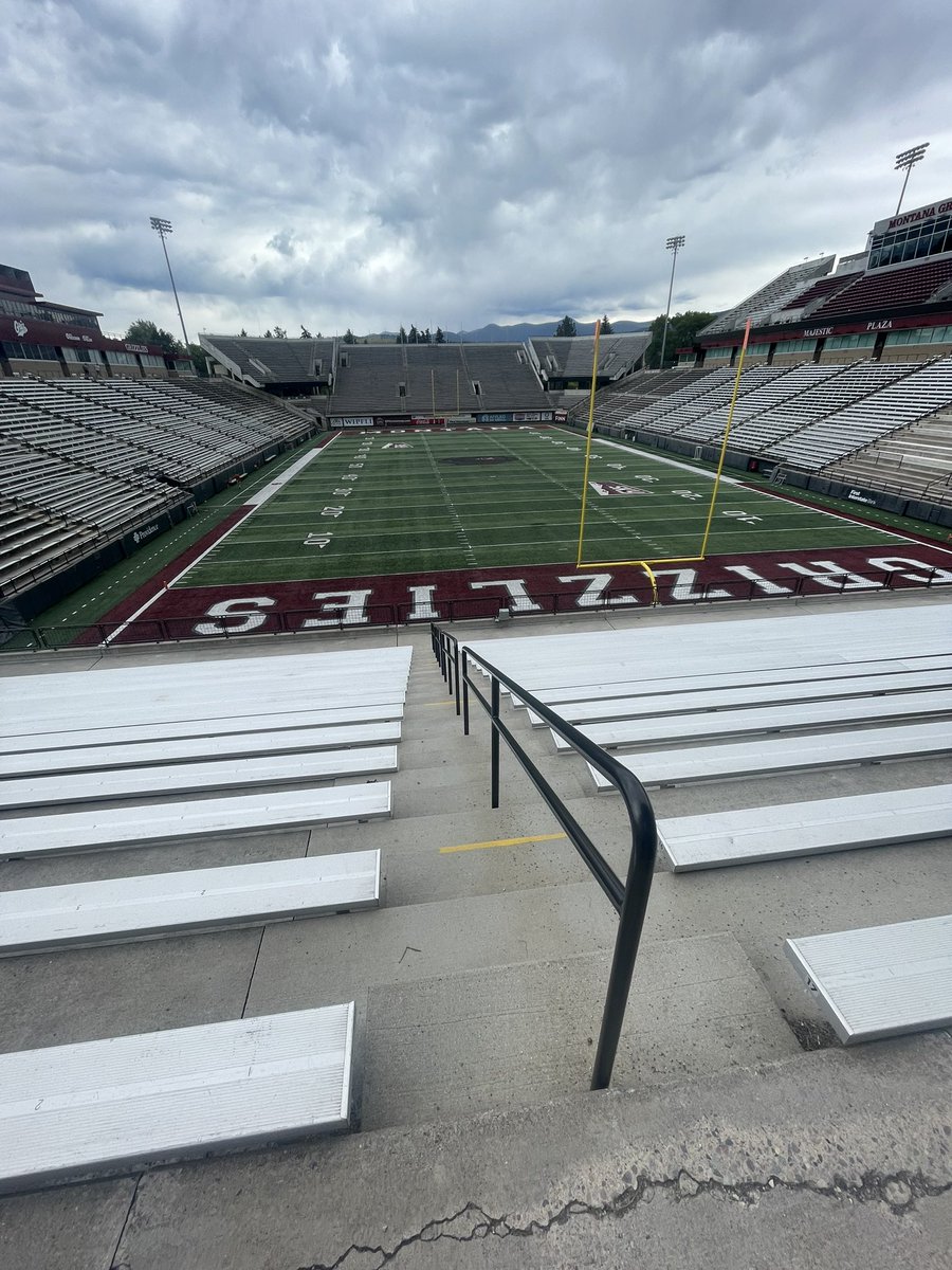 I can’t wait to be playing infront of 25000+!!! <a href="/LockDown/">Ronnie Bradford</a> <a href="/GrizCoachGreen/">Justin Green</a> <a href="/MontanaGrizFB/">Montana Griz Football</a> <a href="/coachcooperUM/">Roger Cooper</a> <a href="/Coach_Hauck/">Coach Bobby Hauck</a>