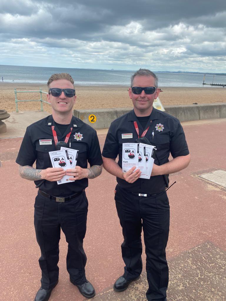 scotfirench's tweet image. It’s #DrowningPreventionWeek and the crew from Newcraighall paid a visit to #portobelloprom offering water safety advice. Lots of happy kids and well informed adults #dpw2023 @WaterSafetyScot