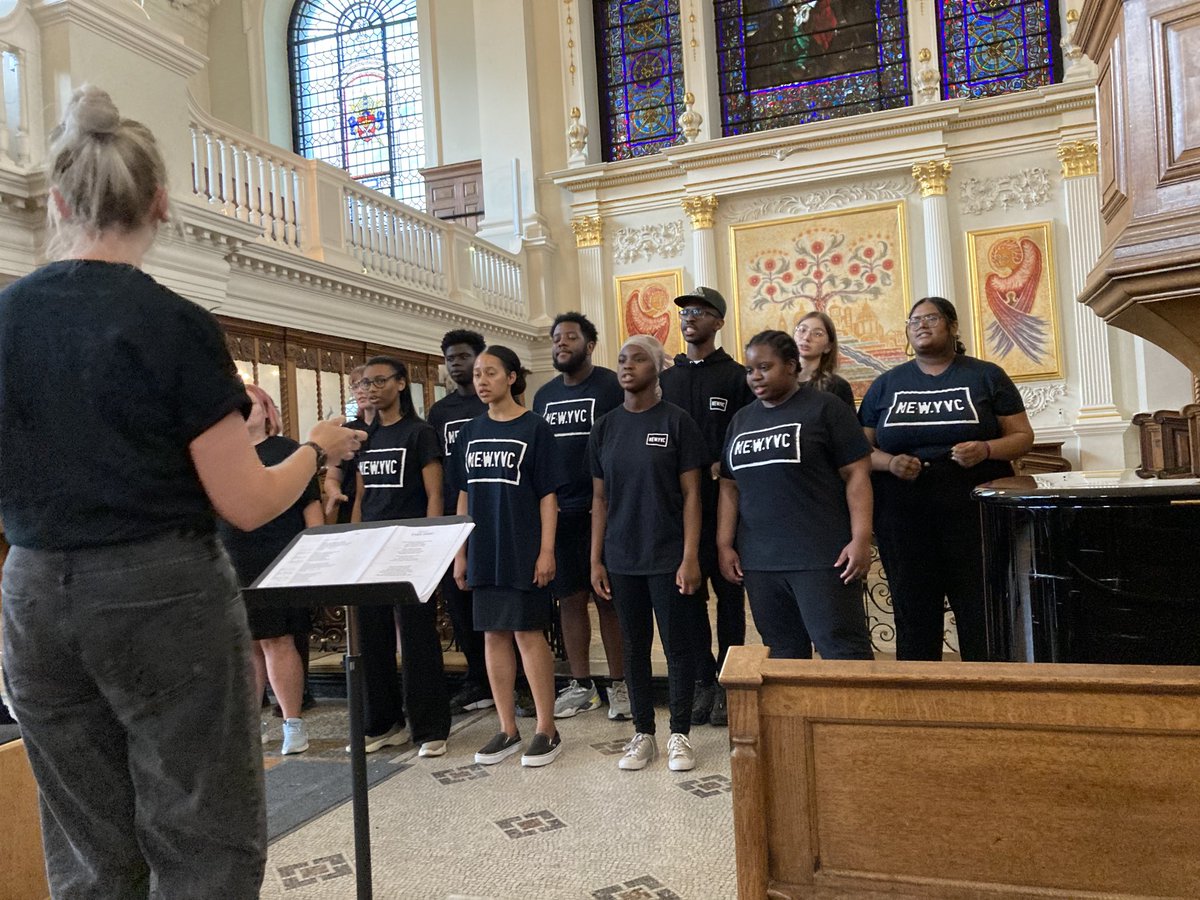 NewYVC performing at St Botolph Without Aldgate, part of the Wrenathon anniversary, singing in celebration! A rich, joyful afternoon of many choirs! Well done and Thank you. ⁦@New_YVC⁩ ⁦@SpitsMusic⁩ ⁦@NewVIcArts⁩ ⁦@ARKSchoolsMusic⁩ ⁦⁦@BBCSingers⁩