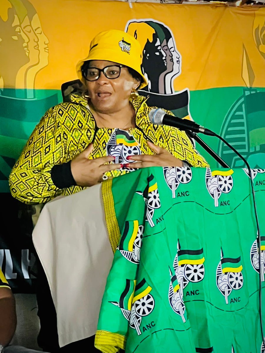 Nomvula Mokonyane tweet media