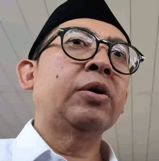 tohir_extrem's tweet photo. Mari kawan"setanah air kita doakan pak @fadlizon bila beliau terkena suatu penyakit moga lekas sembuh,dn bagi yg merasa punya salah kepadanya segeralah minta maaf,dan maafkan juga atas kesalahan"beliau biar bagaimanapun juga beliau adlh hamba Allah Swt.. https://t.co/WxmpquG37N