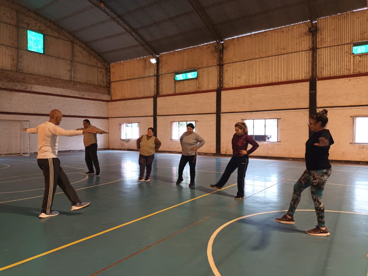 Programa "Bien Activos" con Adultos Mayores

Se desarrollan las actividades con las y los adultos mayores de Colonia Elisa, esto es a través del Programa "Bien Activos" que se lleva a cabo en el Club Deportivo Municipales.