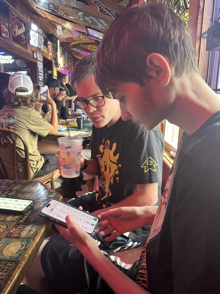 purplemamabear's tweet image. So fortunate to be w the most important people in my 🌎 this weekend for my birthday #CrazyAuntie #MyWorld #MyKids #Home #DetroitLakes #Lakers