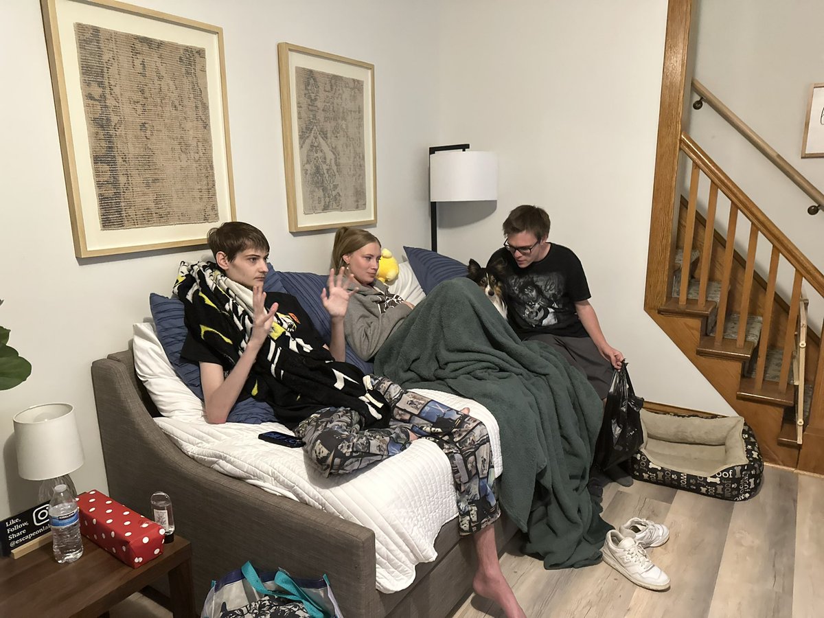 purplemamabear's tweet image. So fortunate to be w the most important people in my 🌎 this weekend for my birthday #CrazyAuntie #MyWorld #MyKids #Home #DetroitLakes #Lakers