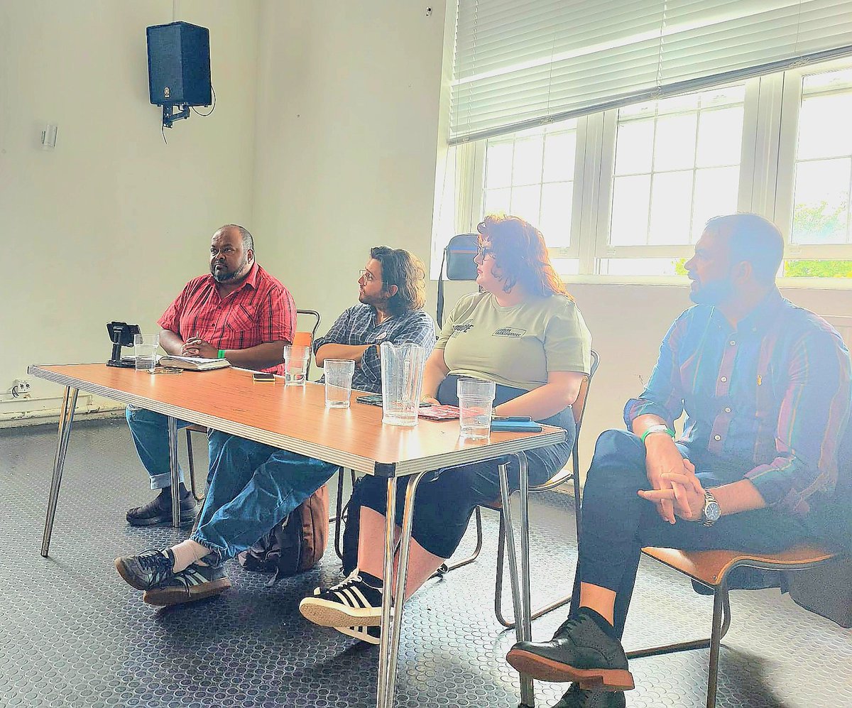mish_rahman's tweet photo. Great to speak at @CardiffTWT on a panel discussing Refugees, Small Boats and Sanctuary.

Pleased to meet Wales First Minister @MarkDrakeford 

Inspiring event! https://t.co/k2cewyNMr4