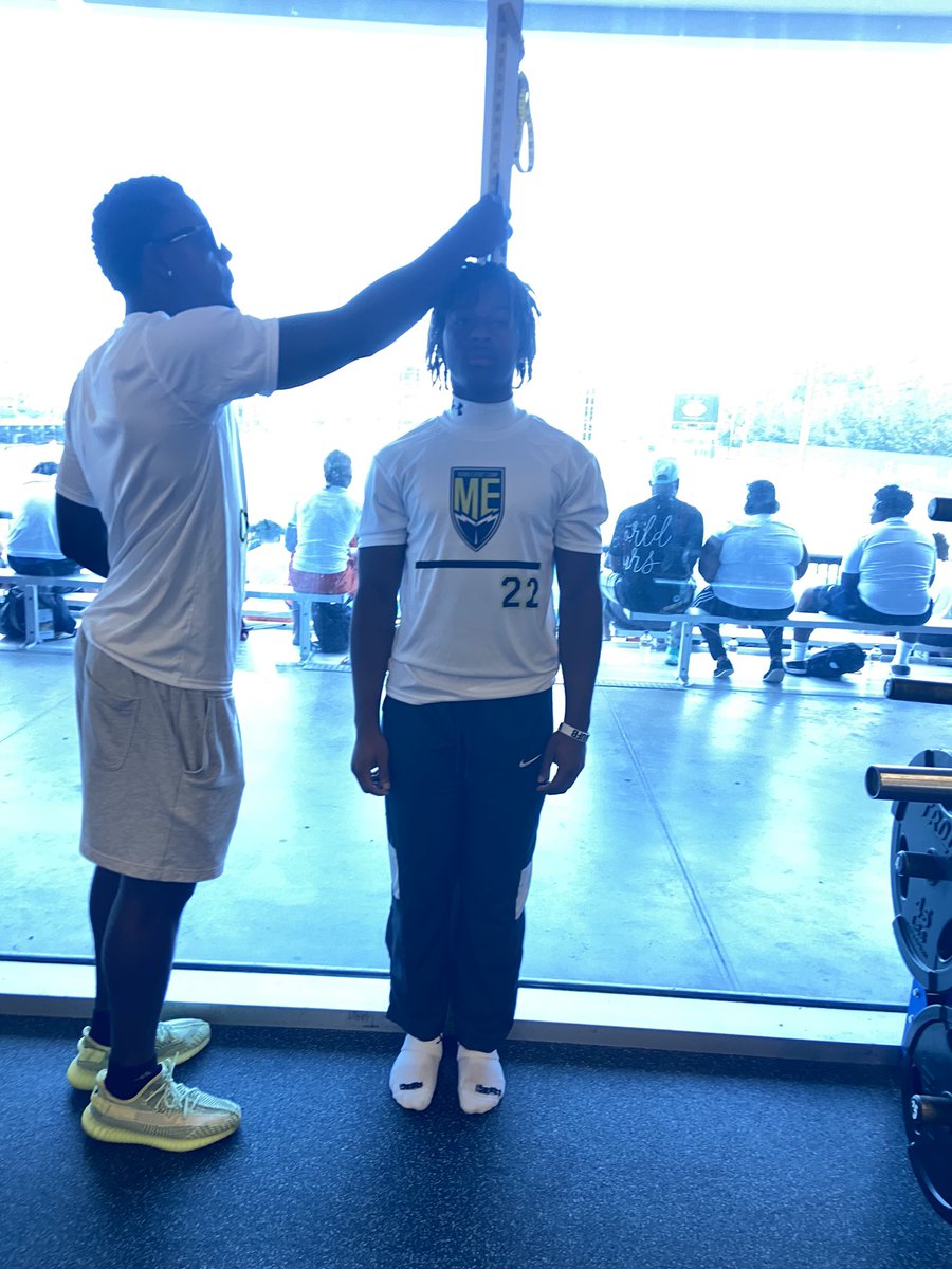xy_sportz's tweet photo. “Main Event Camp” 2023 check in:
Let’s Work @UriahMaynard21
@H2_Recruiting
#height #weight #wingspan
#handspan https://t.co/plAG5xEuTz