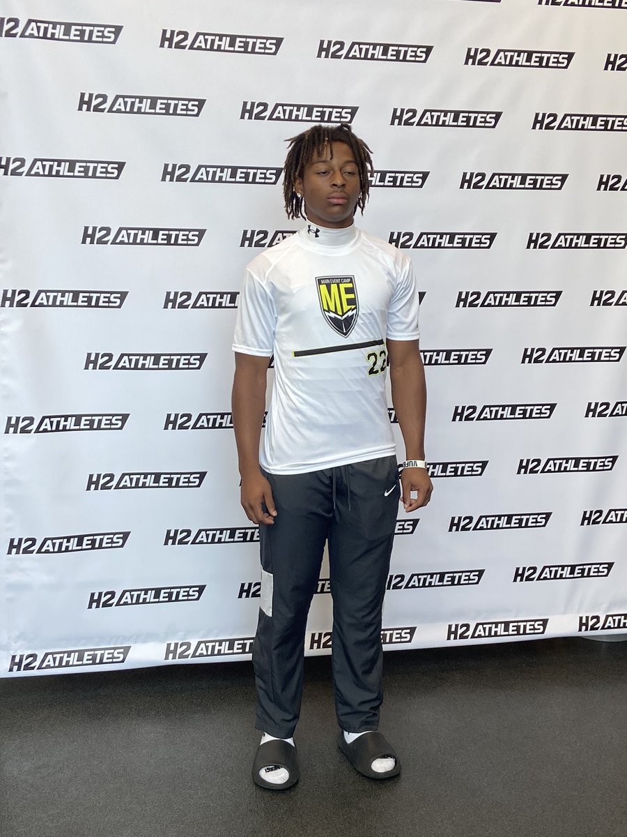 xy_sportz's tweet photo. “Main Event Camp” 2023 check in:
Let’s Work @UriahMaynard21
@H2_Recruiting
#height #weight #wingspan
#handspan https://t.co/plAG5xEuTz