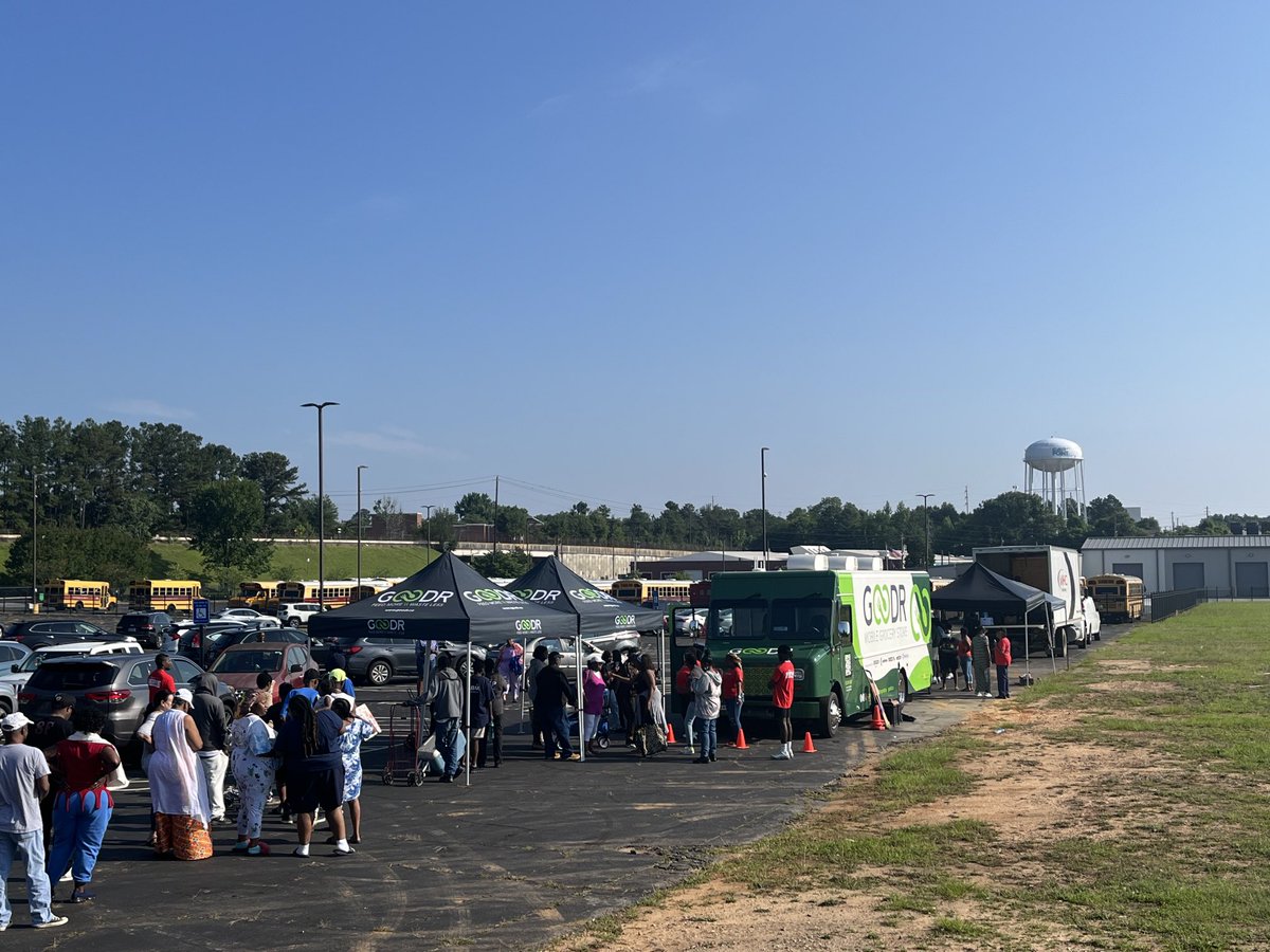 Ronda Zents (@rondazents) on Twitter photo It’s a great Saturday to serve our community alongside these amazing students <a href="/WoodwardAcademy/">Woodward Academy</a> <a href="/LoveBeyondWalls/">lovebeyondwalls</a> <a href="/TheGoodrCo/">GoodrCo.</a> It’s a great Saturday to serve our community alongside these amazing students <a href="/WoodwardAcademy/">Woodward Academy</a> <a href="/LoveBeyondWalls/">lovebeyondwalls</a> <a href="/TheGoodrCo/">GoodrCo.</a>