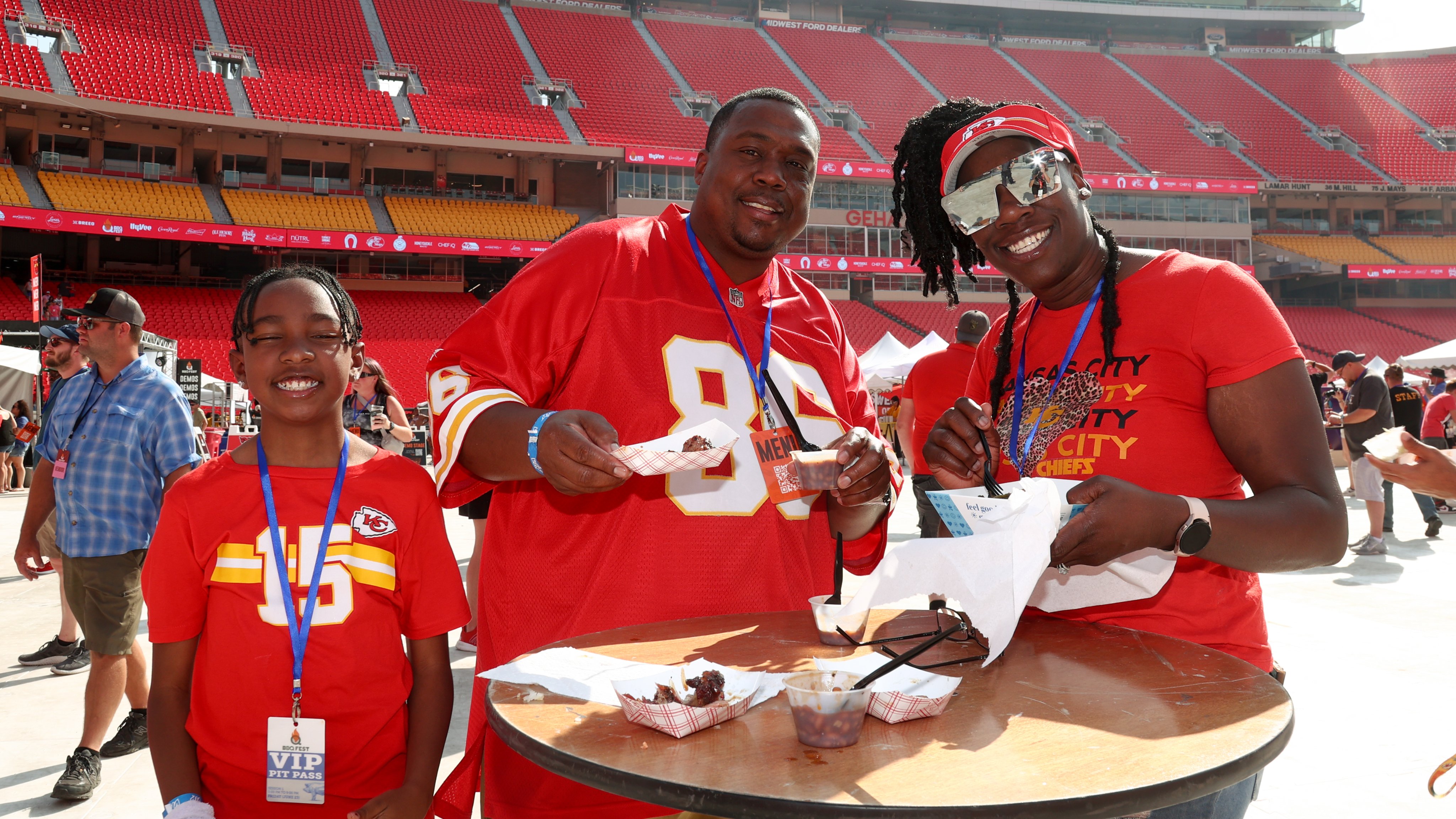 arthur-bryant-s-barbeque-on-twitter-ain-t-she-beautiful-kcbbqfest-chiefs-https-t-co