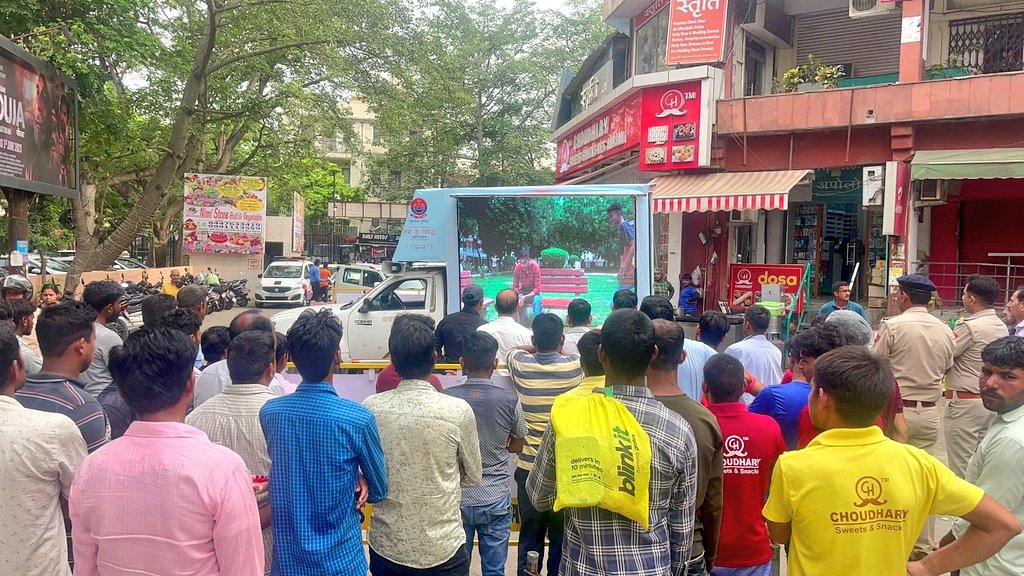 gurgaonpolice's tweet photo. #गुरुग्राम_पुलिस द्वारा #नशा_मुक्त_भारत जागरूकता पखवाड़ा के तहत विभिन्न माध्यमों से नशे के दुष्प्रभावों और नशे की लत से ग्रस्त लोगों को जानकारी देकर किया जा रहा है जागरूक।

#SayNoToDrugs
#gurugrampolice

@cmohry @anilvijminister @police_haryana @DGPHaryana https://t.co/He3wMs1yZA